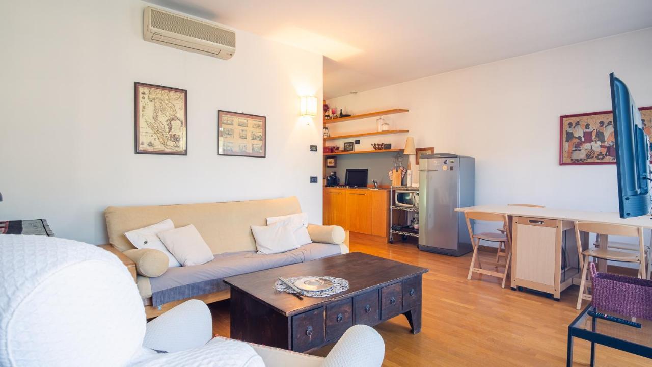 The Zodiac Apartment - Italian Homing ซีร์มิโอเน ภายนอก รูปภาพ