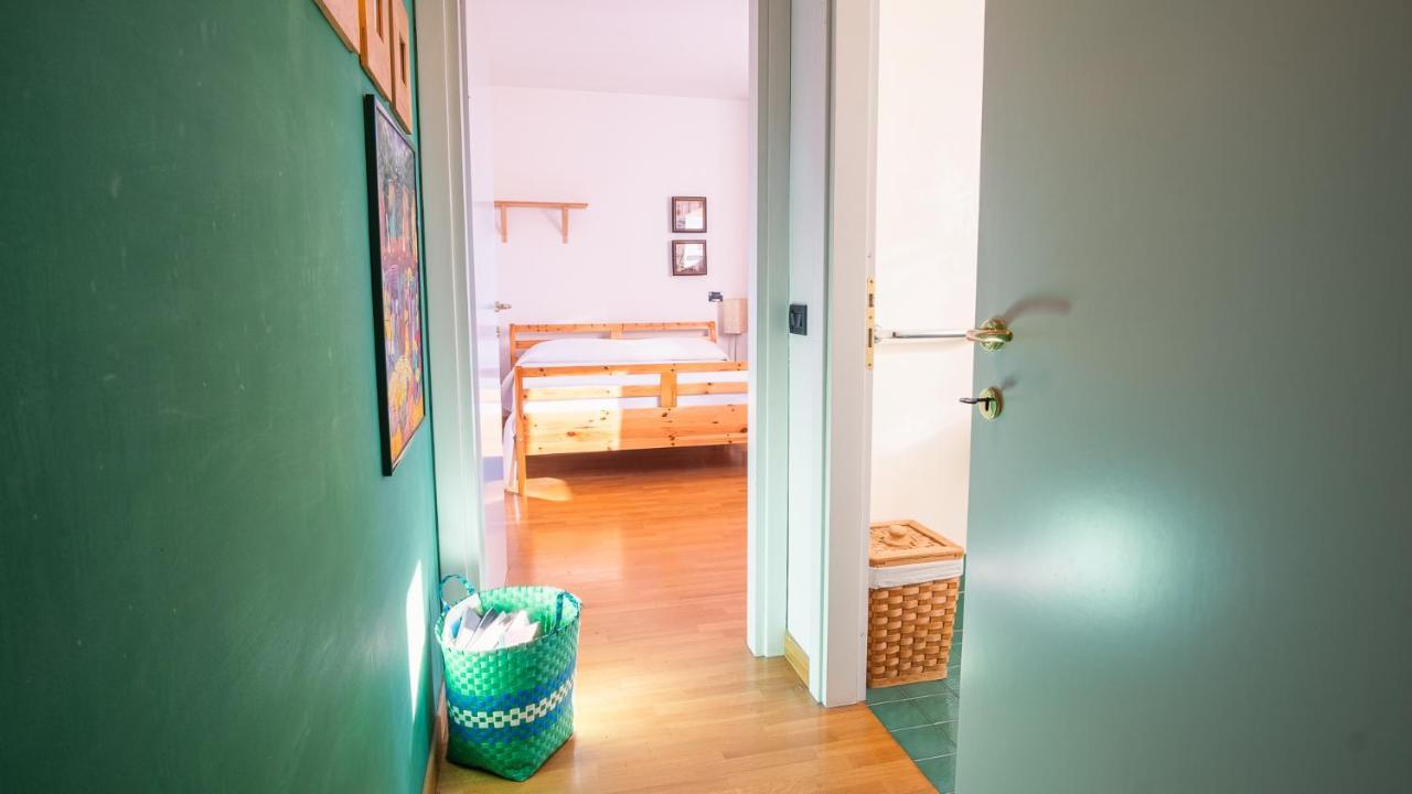 The Zodiac Apartment - Italian Homing ซีร์มิโอเน ภายนอก รูปภาพ
